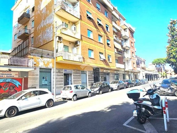 negozio in affitto a Ciampino