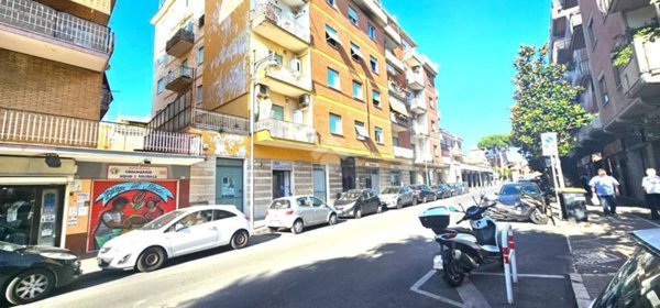 negozio in affitto a Ciampino