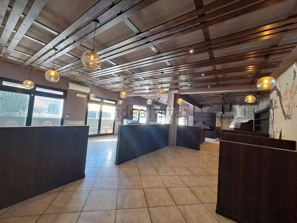 locale commerciale in affitto a Ciampino