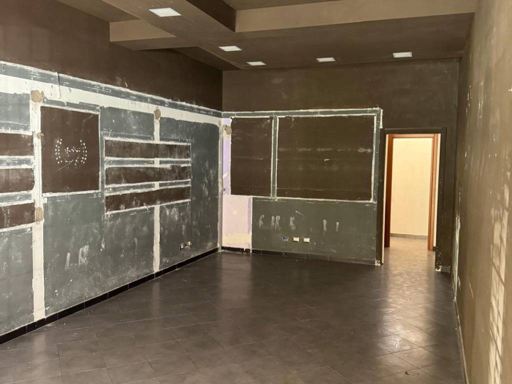 negozio in affitto a Ciampino