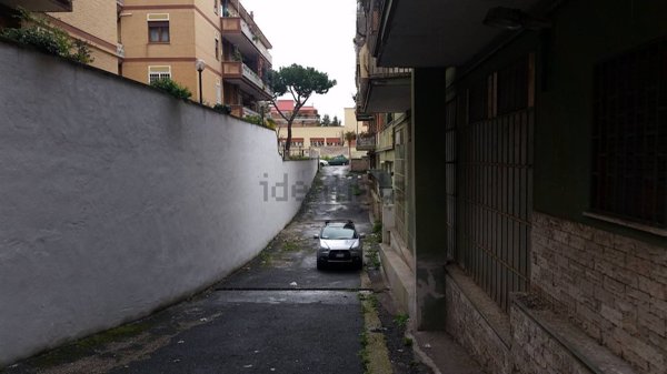 locale di sgombero in affitto a Ciampino