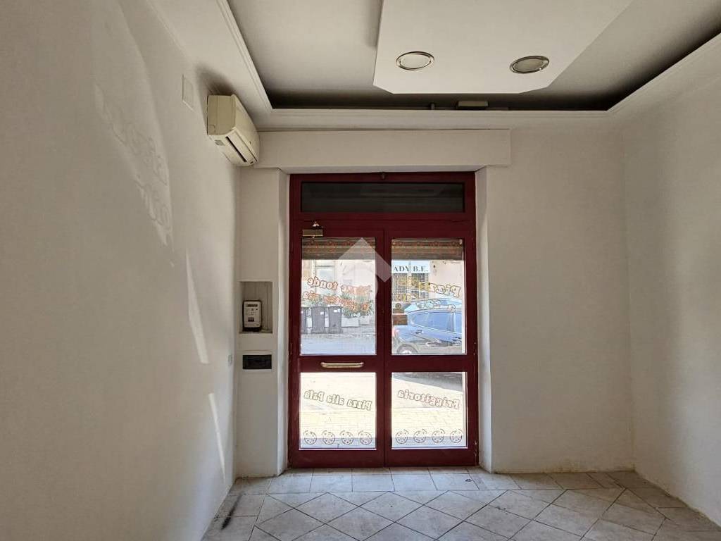 negozio in affitto a Ciampino