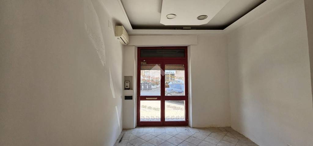 negozio in affitto a Ciampino
