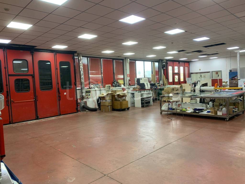 locale commerciale in affitto a Ciampino