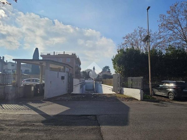 locale commerciale in affitto a Ciampino