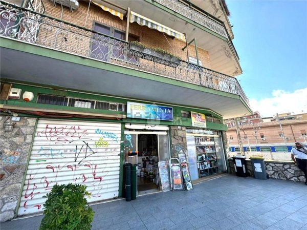 locale commerciale in affitto a Ciampino