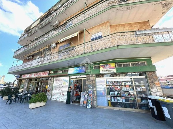 locale commerciale in affitto a Ciampino
