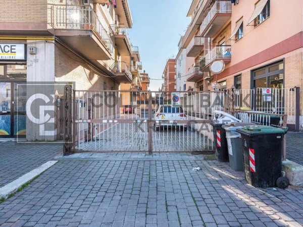 locale commerciale in affitto a Ciampino