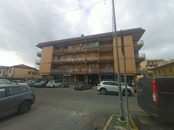 locale commerciale in affitto a Ciampino