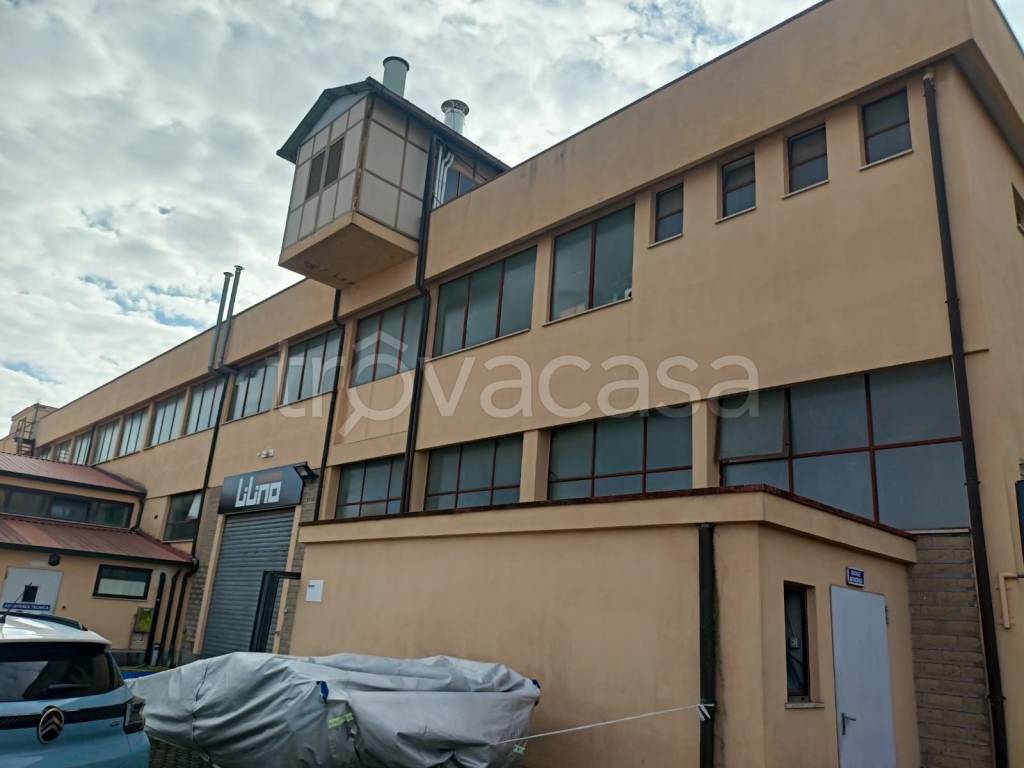 locale commerciale in affitto a Ciampino