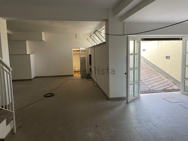 locale di sgombero in affitto a Ciampino