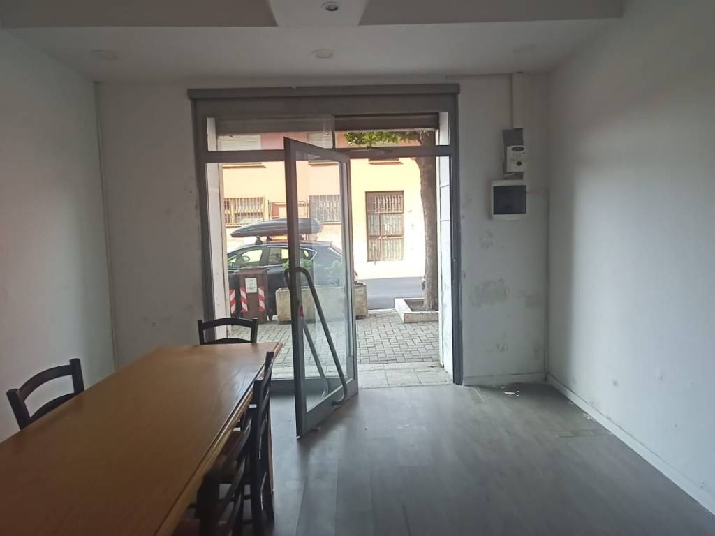 negozio in affitto a Ciampino