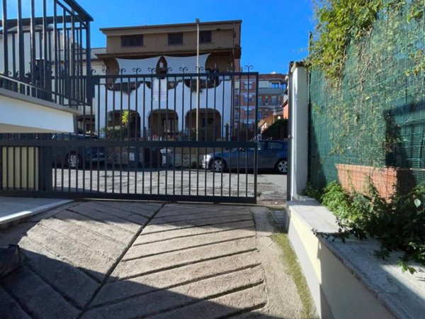 locale commerciale in affitto a Ciampino