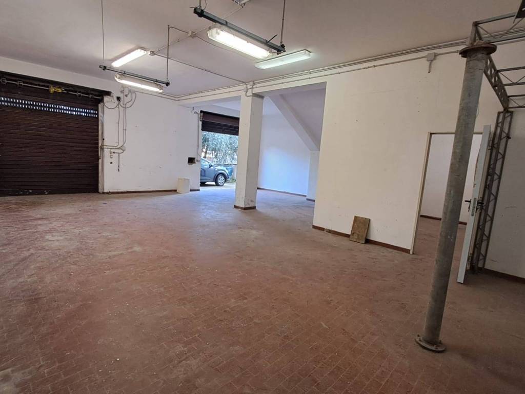 negozio in affitto a Ciampino