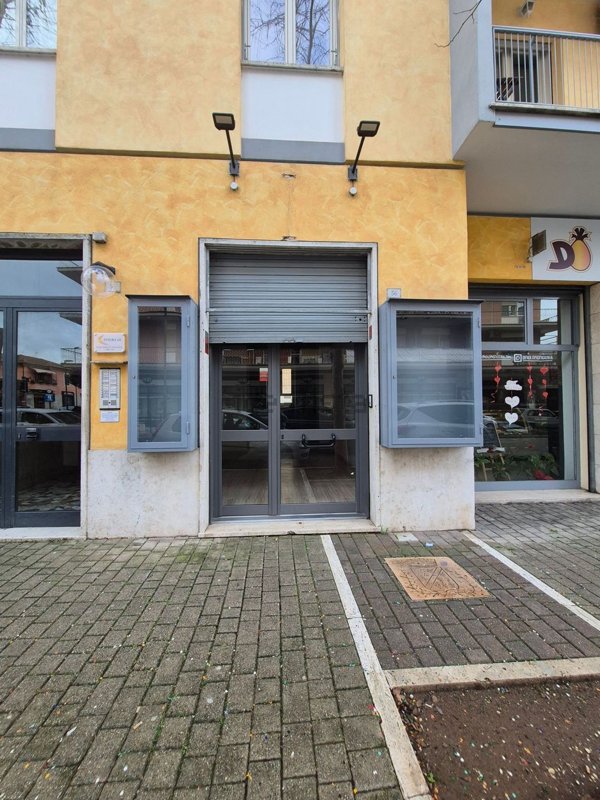 locale commerciale in affitto a Ciampino