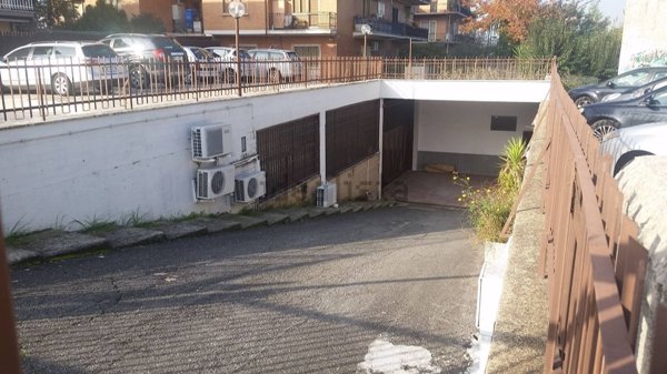 locale di sgombero in affitto a Ciampino
