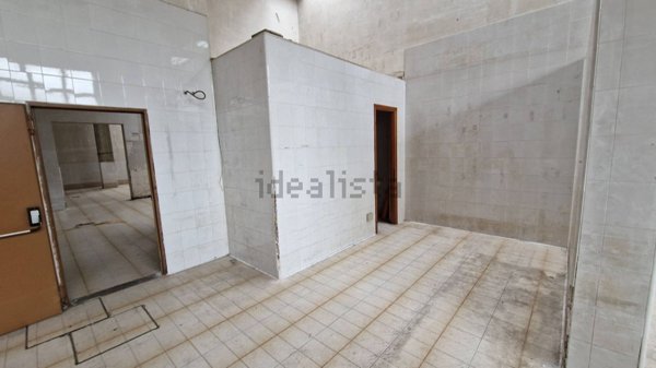 locale di sgombero in affitto a Ciampino