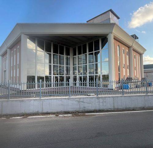 capannone in affitto a Ciampino