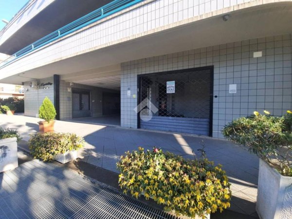 negozio in affitto a Ciampino