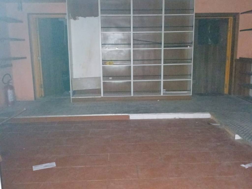 negozio in affitto a Ciampino