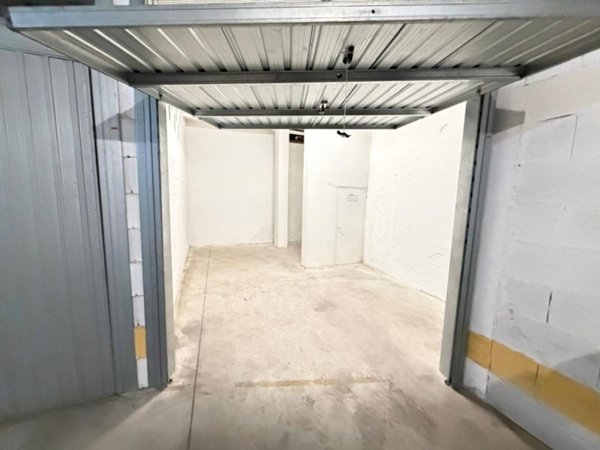 locale di sgombero in affitto a Ciampino