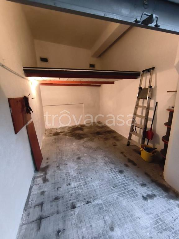 negozio in affitto a Ciampino