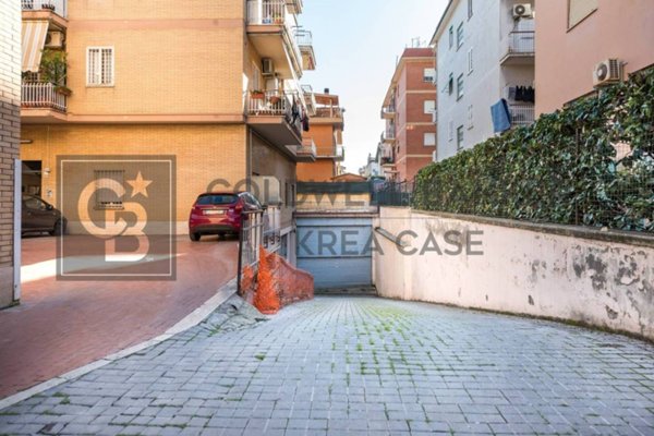 locale di sgombero in affitto a Ciampino