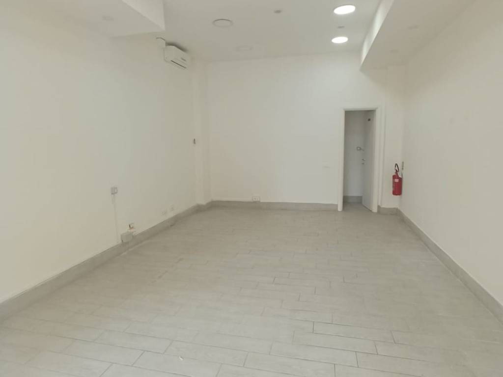 negozio in affitto a Ciampino