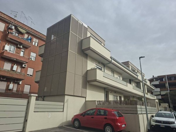 intera palazzina in affitto a Ciampino