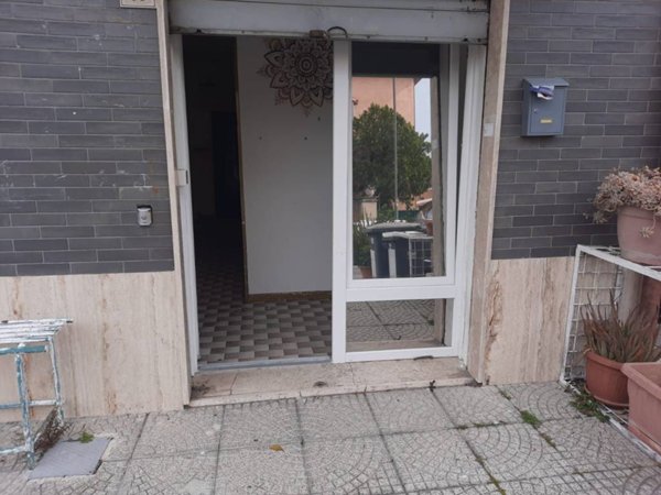 negozio in affitto a Ciampino