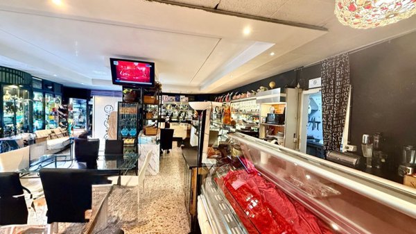 negozio in affitto a Ciampino