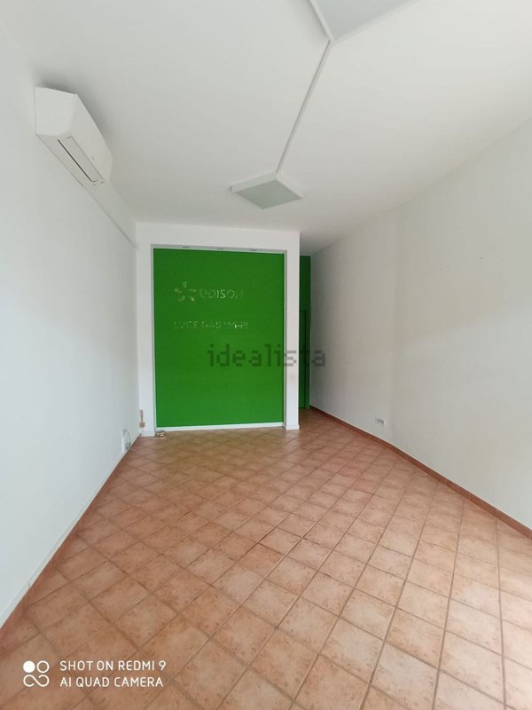 locale commerciale in affitto a Ciampino