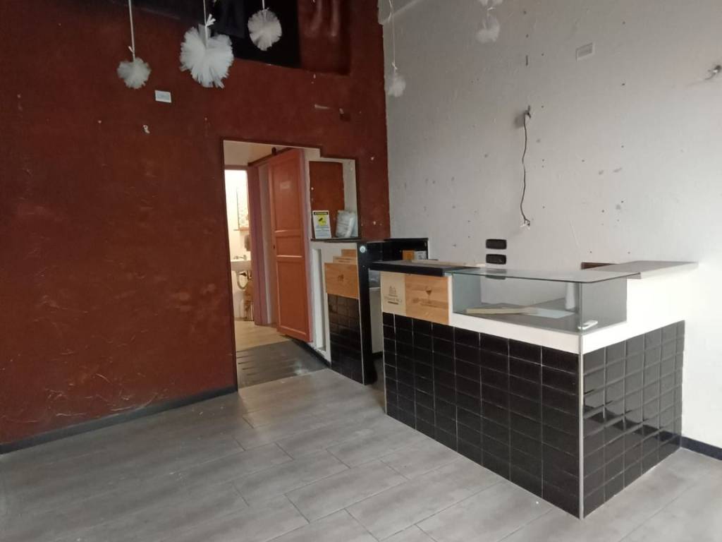 negozio in affitto a Ciampino