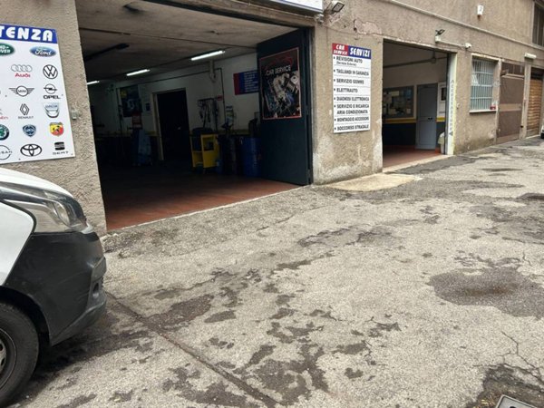 negozio in affitto a Ciampino in zona Acqua Sotterra