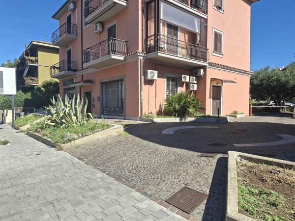 locale commerciale in affitto a Ciampino