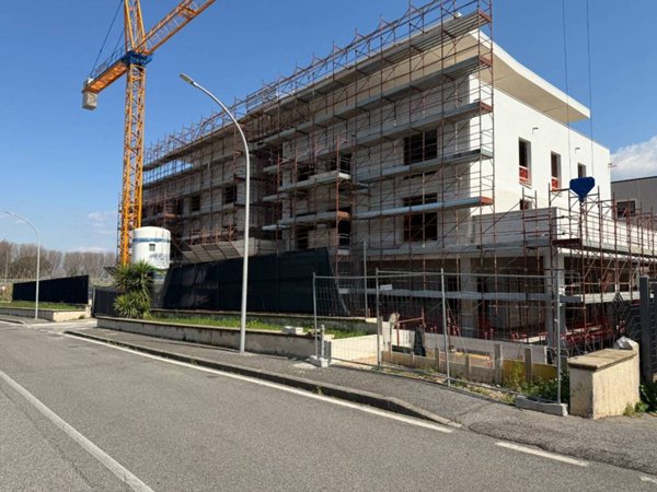 negozio in affitto a San Cesareo in zona Campo Gillaro