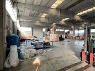 locale commerciale in affitto a San Cesareo