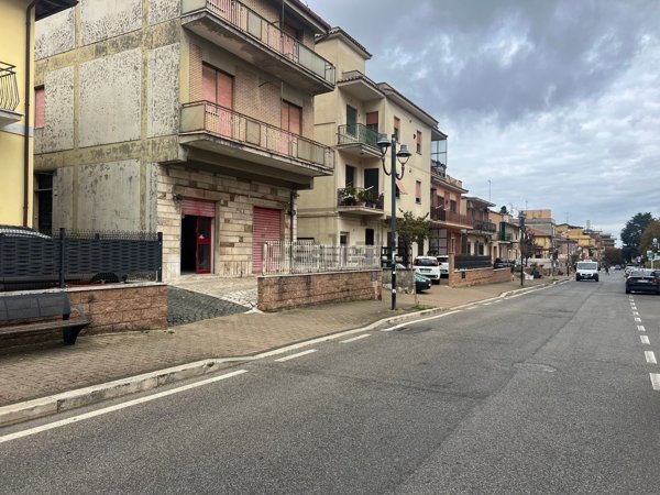 locale commerciale in affitto a San Cesareo