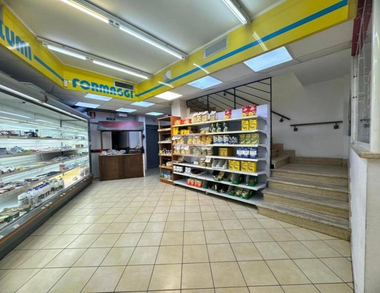 locale commerciale in affitto a San Cesareo in zona Colle di Fuori