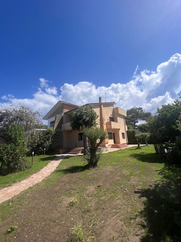 casa indipendente in affitto a Fiumicino in zona Fregene