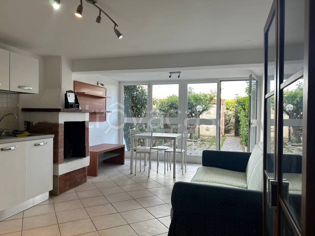 casa indipendente in affitto a Fiumicino in zona Fregene