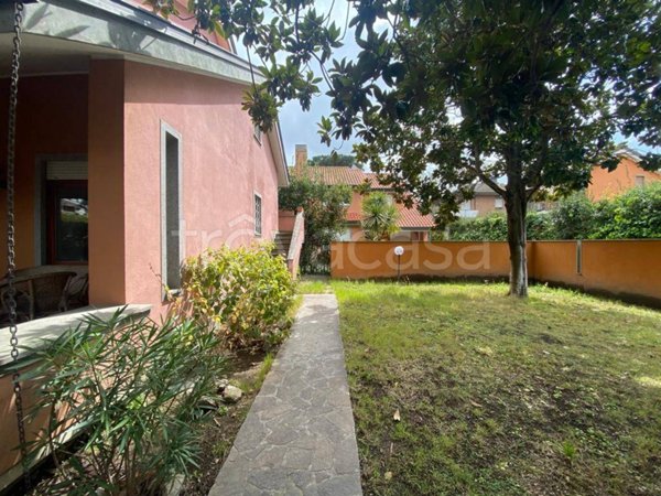 casa indipendente in affitto a Fiumicino in zona Fregene