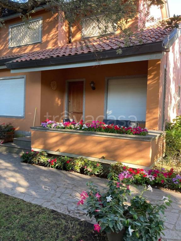 casa indipendente in affitto a Fiumicino in zona Fregene
