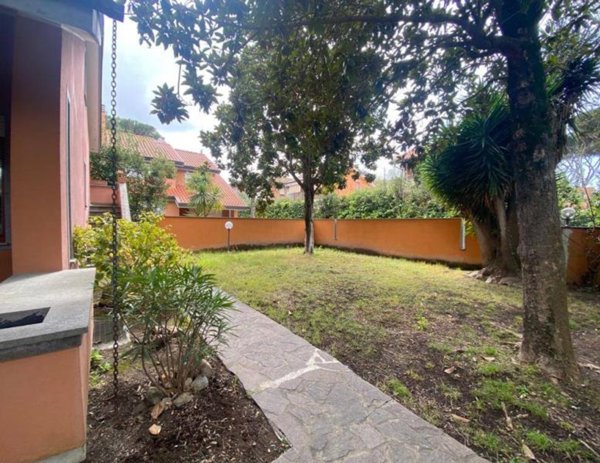 casa indipendente in affitto a Fiumicino in zona Fregene