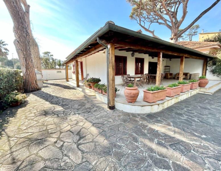 casa indipendente in affitto a Fiumicino in zona Fregene