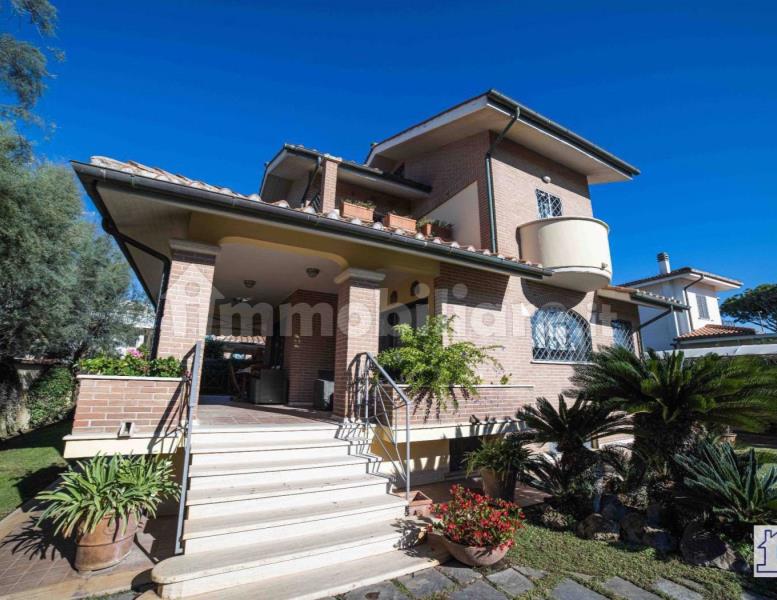 casa indipendente in affitto a Fiumicino in zona Fregene