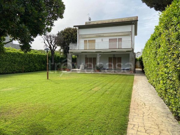 casa indipendente in affitto a Fiumicino in zona Fregene