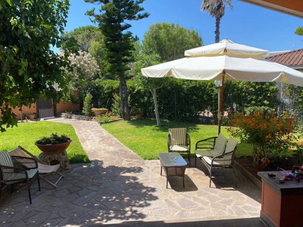 casa indipendente in affitto a Fiumicino in zona Fregene