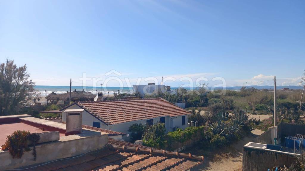 casa indipendente in affitto a Fiumicino in zona Fregene