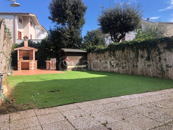 casa indipendente in affitto a Fiumicino in zona Fregene